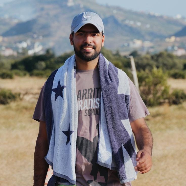 Sophia Bennett - Founder of Islet Saffron Foundry